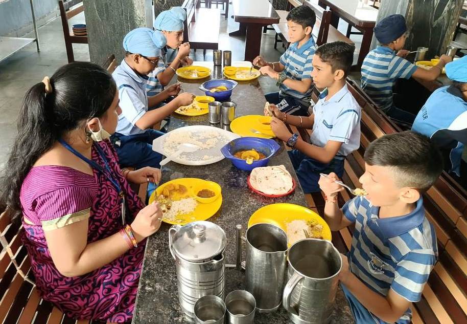 hostel food in modern sandeepni school pathankot punjab 